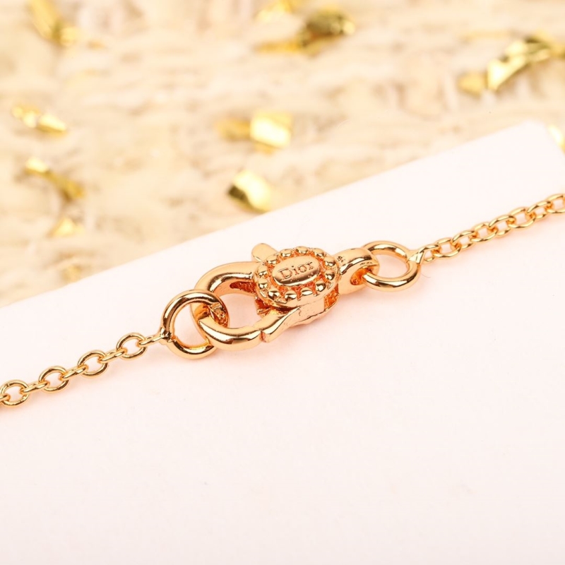 chr1st1an D10r necklaces